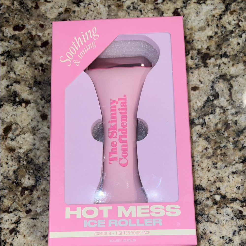 The Skinny Confidential Hot Mess Ice Roller - Pink